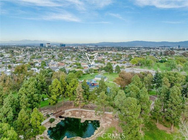 913 Junipero, Costa Mesa, CA 92626