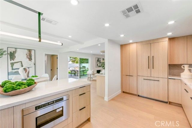 913 Junipero, Costa Mesa, CA 92626