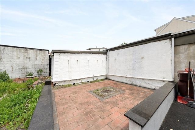 16 Oakes Street, Everett, MA 02149