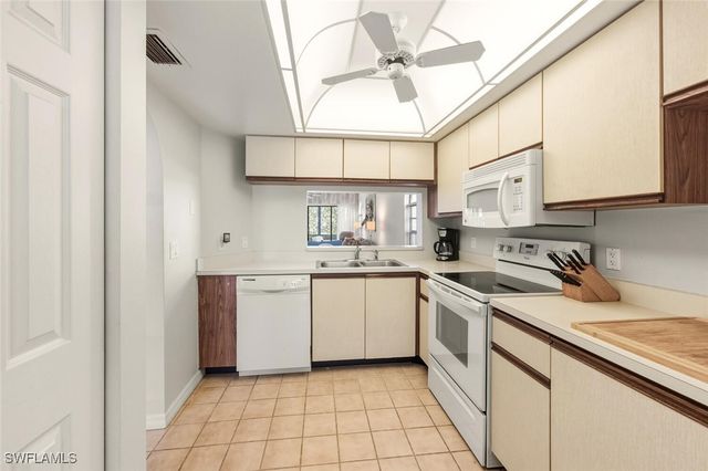 801 Augusta BLVD 4, Naples, FL 34113