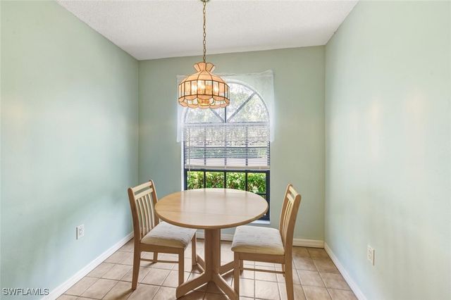 801 Augusta BLVD 4, Naples, FL 34113