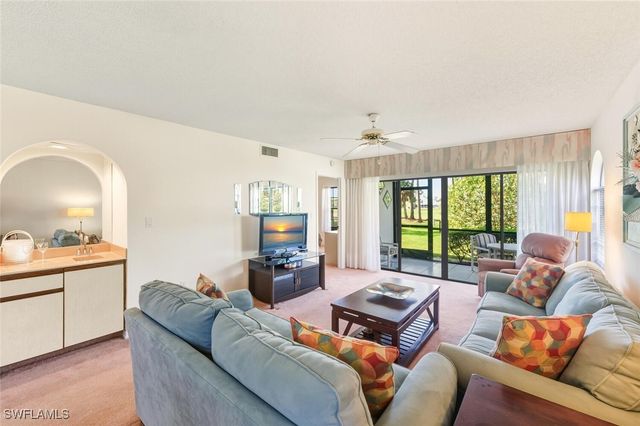 801 Augusta BLVD 4, Naples, FL 34113