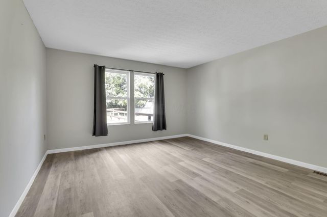 56 N Bend Court, Pataskala, OH 43062