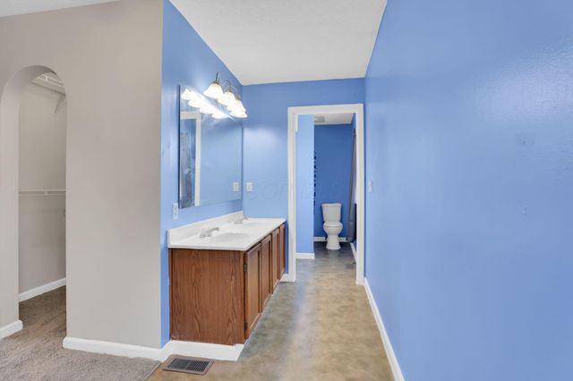 56 N Bend Court, Pataskala, OH 43062
