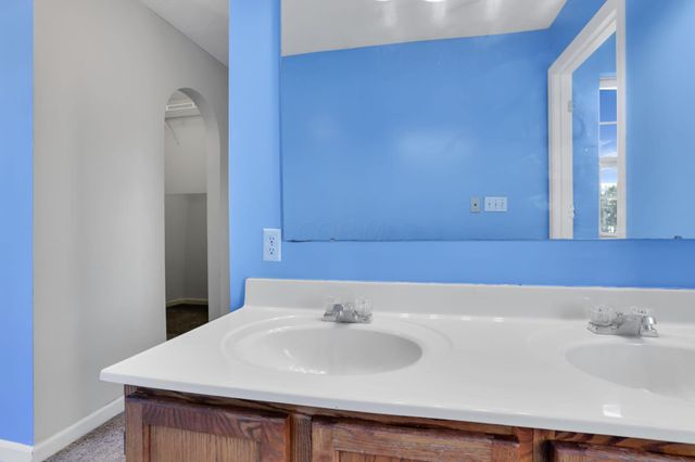 56 N Bend Court, Pataskala, OH 43062