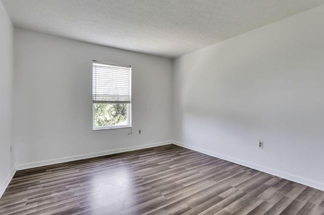 56 N Bend Court, Pataskala, OH 43062