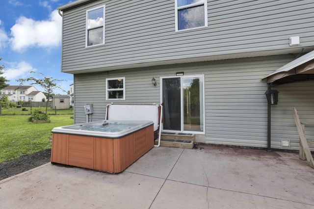 56 N Bend Court, Pataskala, OH 43062