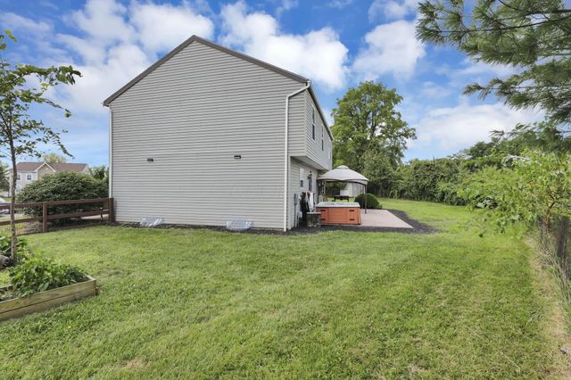 56 N Bend Court, Pataskala, OH 43062