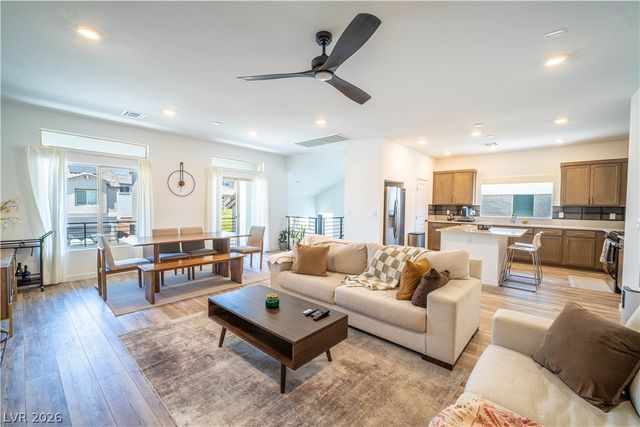 5867 Gossamer Stone Court, Las Vegas, NV 89141