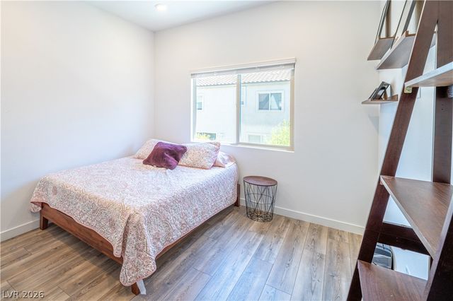 5867 Gossamer Stone Court, Las Vegas, NV 89141