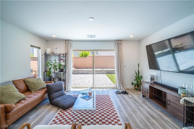 5867 Gossamer Stone Court, Las Vegas, NV 89141