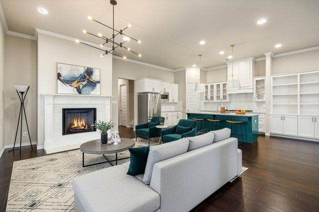 324 Nursery Lane, Fort Worth, TX 76114