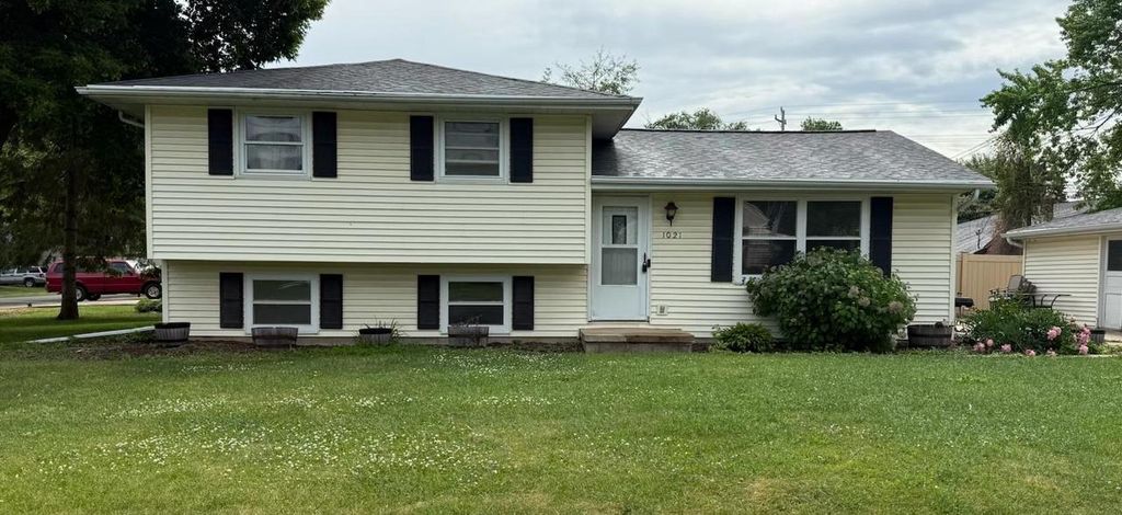1021 CLAUDE STREET, Menasha, WI 54952