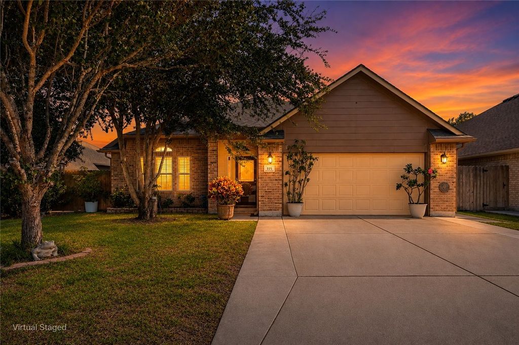 115 Georgian Oaks, Rockport, TX 78382 — photo 2