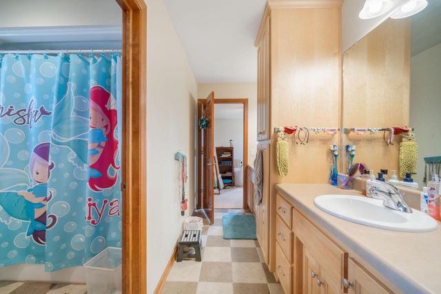 24 Whispering Springs COURT, Fond Du Lac, WI 54937