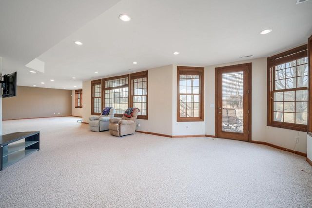 24 Whispering Springs COURT, Fond Du Lac, WI 54937