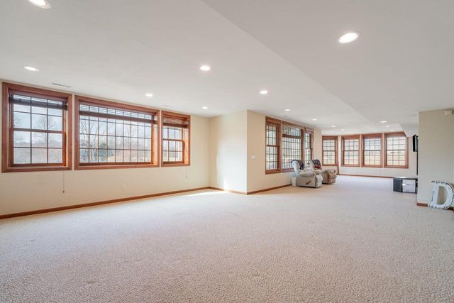 24 Whispering Springs COURT, Fond Du Lac, WI 54937