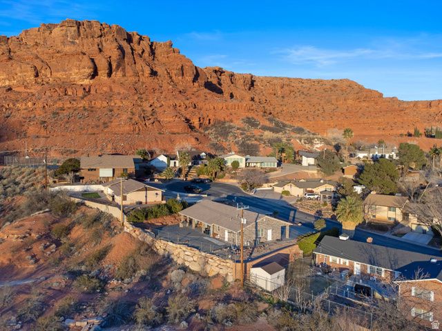 339 W SANDSTONE CIR, St. George, UT 84770