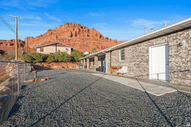 339 W SANDSTONE CIR, St. George, UT 84770