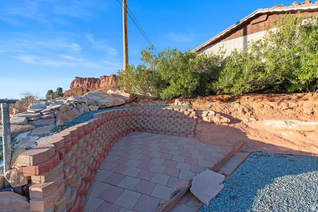 339 W SANDSTONE CIR, St. George, UT 84770