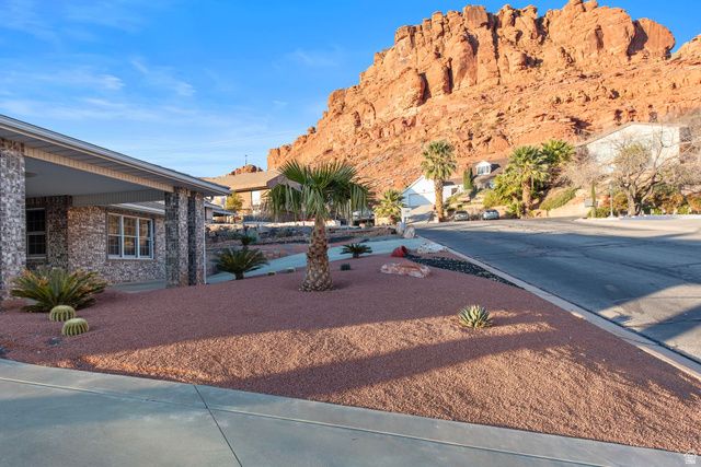 339 W SANDSTONE CIR, St. George, UT 84770