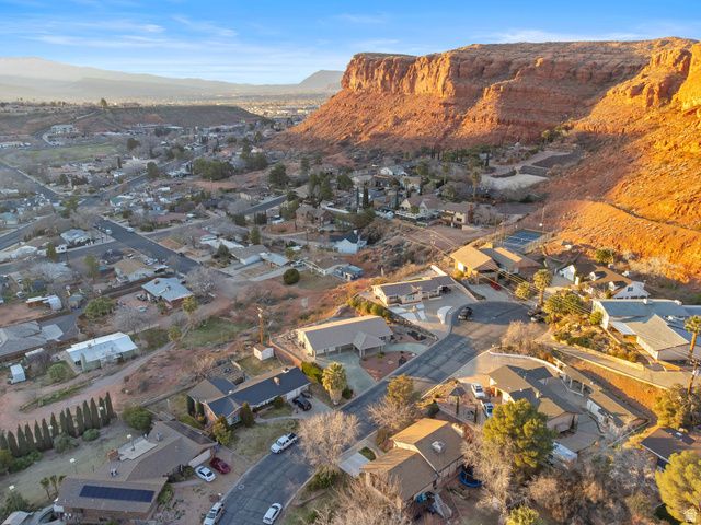 339 W SANDSTONE CIR, St. George, UT 84770