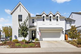 921 Farmhouse Way, Folsom, CA 95630