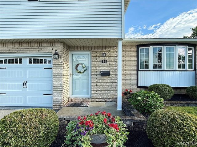 27 Mckenzie Court, Cheektowaga, NY 14227