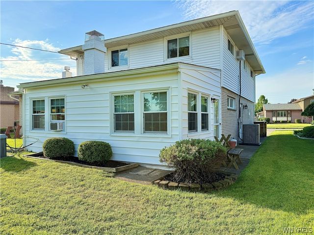 27 Mckenzie Court, Cheektowaga, NY 14227
