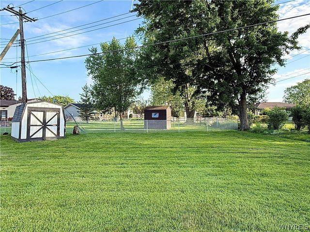 27 Mckenzie Court, Cheektowaga, NY 14227