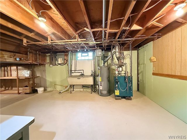27 Mckenzie Court, Cheektowaga, NY 14227