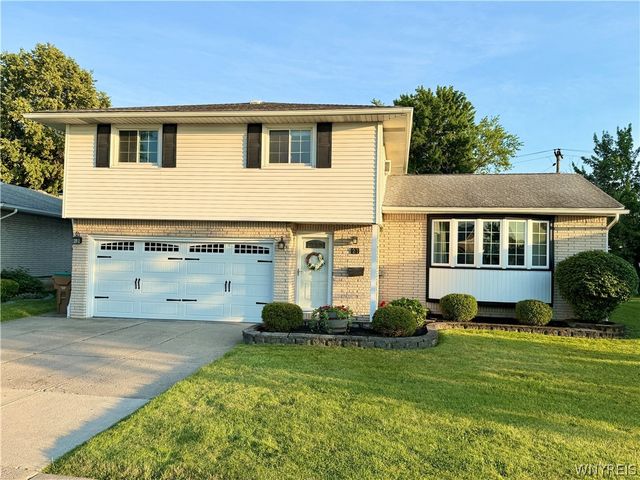 27 Mckenzie Court, Cheektowaga, NY 14227