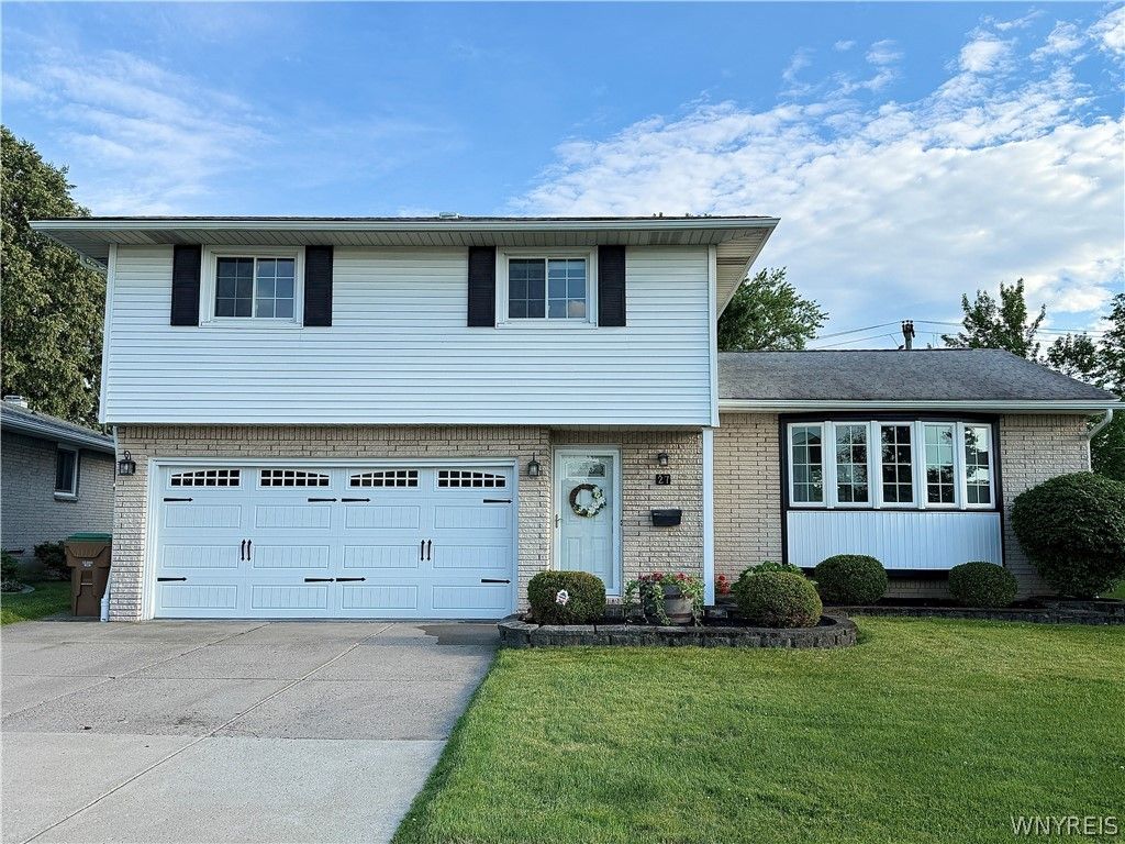 27 Mckenzie Court, Cheektowaga, NY 14227