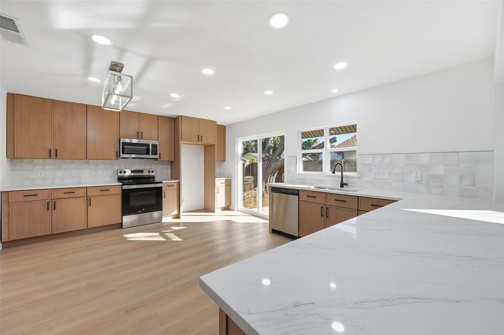 3233 Shield Lane, Garland, TX 75044