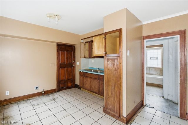 1867 Reyburn Road, Cleveland, OH 44112