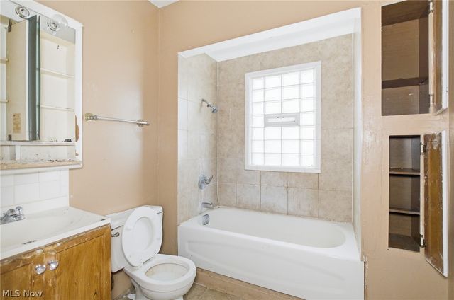 1867 Reyburn Road, Cleveland, OH 44112