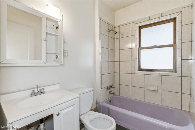 1867 Reyburn Road, Cleveland, OH 44112