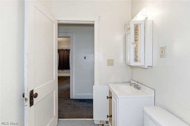 1867 Reyburn Road, Cleveland, OH 44112