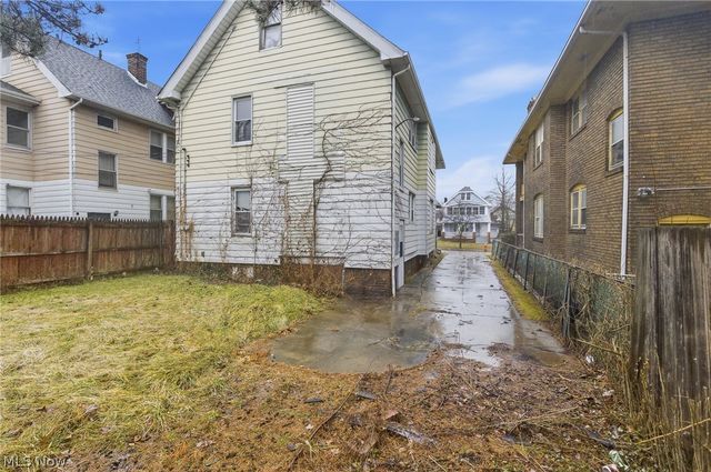 1867 Reyburn Road, Cleveland, OH 44112