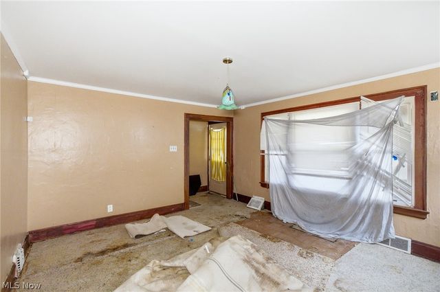 1867 Reyburn Road, Cleveland, OH 44112