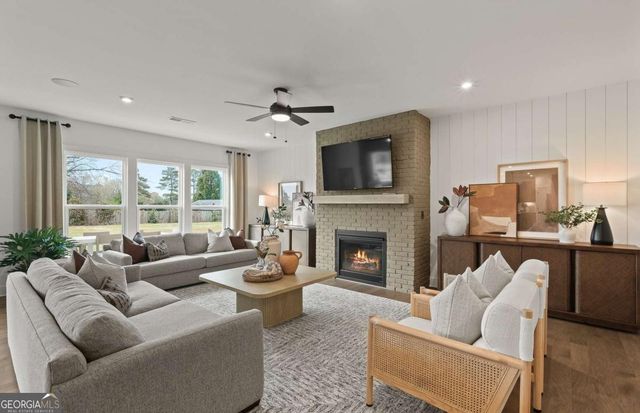 7124 Maple Brook Lane, Flowery Branch, GA 30542