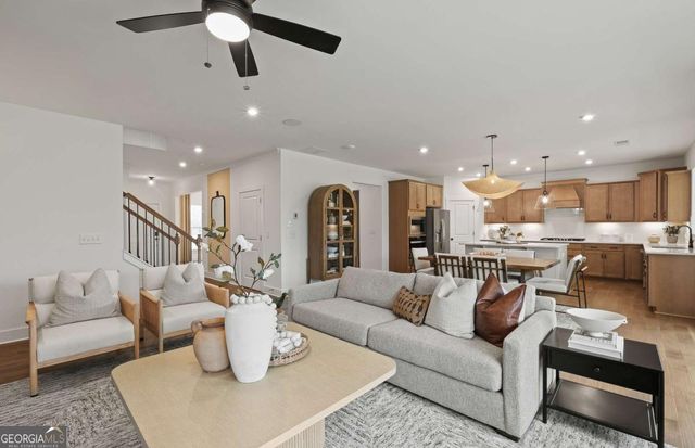 7124 Maple Brook Lane, Flowery Branch, GA 30542