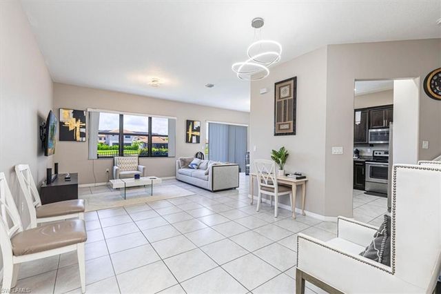 8732 Madrid CIR, Naples, FL 34104
