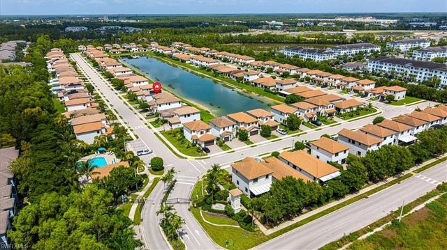 8732 Madrid CIR, Naples, FL 34104
