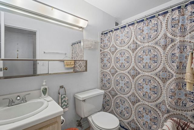 4343 N Clarendon Avenue 1715, Chicago, IL 60613