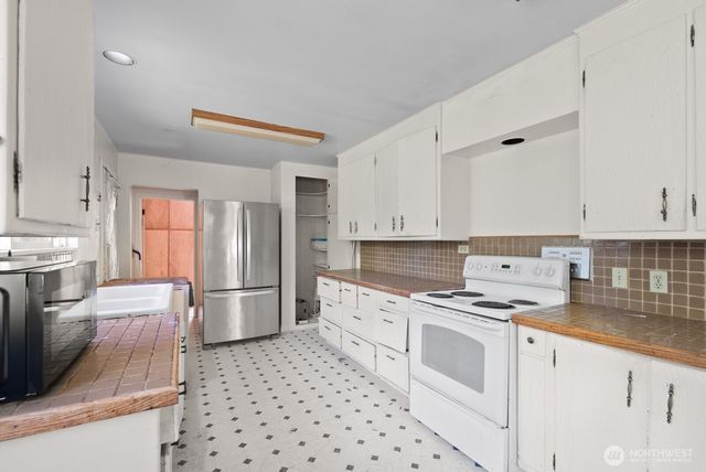 402 1st Avenue, Aberdeen, WA 98520