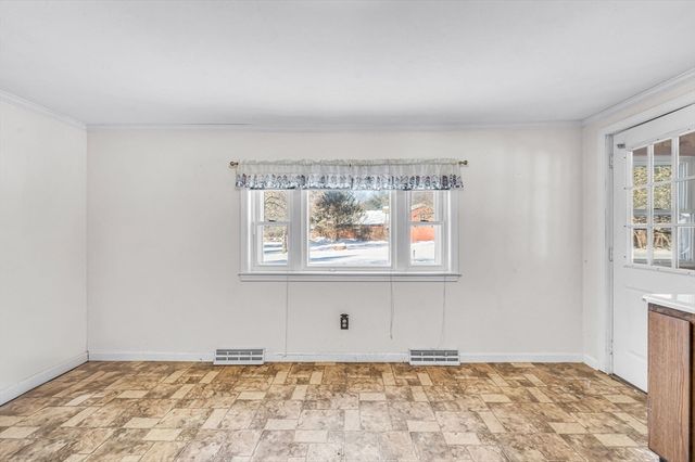 178 Falcon Dr, Westfield, MA 01085