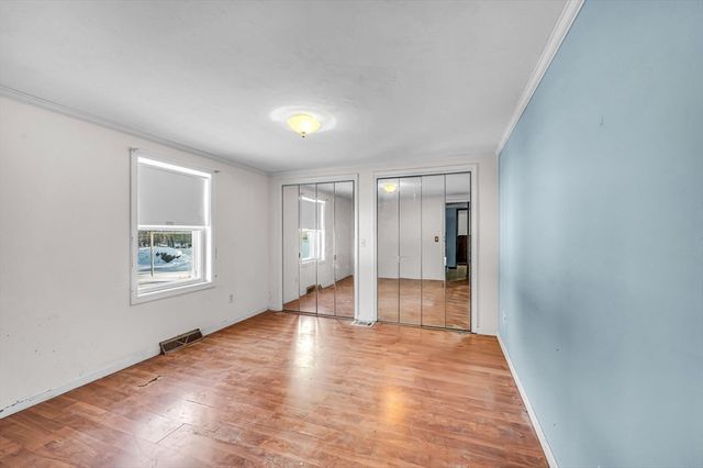 178 Falcon Dr, Westfield, MA 01085