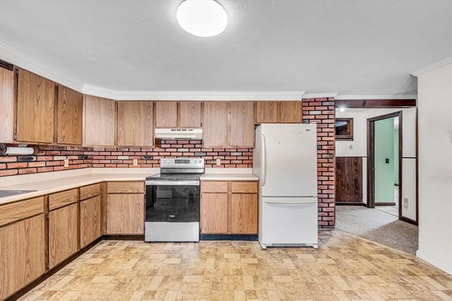 178 Falcon Dr, Westfield, MA 01085