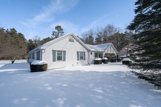 178 Falcon Dr, Westfield, MA 01085